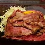 the 肉丼の店 - 横から