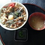 Yakidokoro Kacchan - ランチパスポート  月見豚スキ丼 (味噌汁・漬物)  ５００円