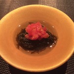 Chef's Table kuma3 - もずく酢　高知のフルーツとまと添え❣️愛するもずく？？が こんなとこに (*´꒳`*)