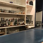 NAVY 045 - カウンター。夜は12時まで。