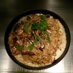 鉄板いづみ - ベーコンときのこ達のクリーミー焼きそば