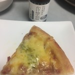 茅乃舎 - 2017年10月。ピザには「かけ柚子胡椒」。