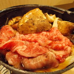 喜助 - 国産松茸と阿波牛のすき焼き。この上なく贅沢の極み！！