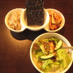 Chunachudon - サラダ・おかず3品付き