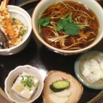 志美津や - かけそばとミニ天丼。