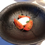 La Brianza - イタリア直送水牛のモツァレラのカプレーゼ(ハーフサイズ)