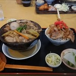 まさか - 肉うどん790円(853)+ひとくち肉丼250円(270円)はやはり前回のサービスチケットでサービスです❕