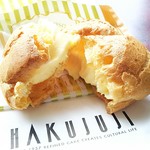 Hakujuu Ji - ワッフル145円 シュークリーム160円