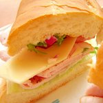 ドトールコーヒーショップ - ミラノサンド（熟成ハムとグリュイエールチーズ）