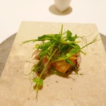 アニエルドール - ハモの炙りと豚のソテー ハモと豚のすり身の素麺巻き