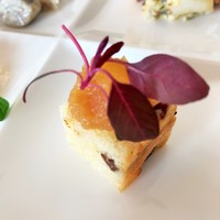 山手十番館 レストラン＆カフェ - ブリオッシュにリンゴのフィリング