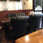 花の種 - ゆったりソファーのテーブル席