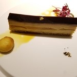 シュヴァル・ドゥ・ヒョータン - フォアグラとリンゴのオペラ仕立て