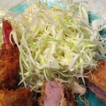 さん亭 - キャベツと焼きヒレかつ断面