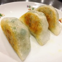 菜香新館 - 広東風焼きぎょうざ 540円