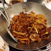 菜香新館 - 牛肉入り炒めきしめん 1050円
