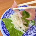 無添 くら寿司 東葛西店 - 酢飯の替わりに大根の酢漬け