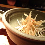 大どころ - ◆はやと瓜と茗荷のサラダ、バルサミコ酢のドレッシングで。 はやと瓜の食感もよく、茗荷が入るのでさっぱりしていいですね。