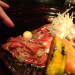 大どころ - ＊指を添えましたので、大きさがわかりますかしら。 身もタップリで、かなりのボリューム。煮汁のお味付も美味しいので、他店で頂いた「煮汁かけご飯」にしても美味しそう～