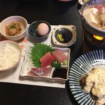 うえだや - 1600円ランチ全景