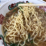 紫川ラーメン - 中太縮れ麺