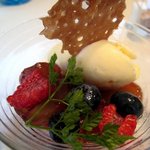 Restaurant27 - ('08/09)パンナコッタ＋アイスクリーム＋ぶどうなどフルーツ