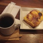 カフェ ブラディーポ - ブレンドとカスタードトースト