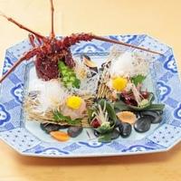 伊勢海老の姿造り（頭はお吸い物又は塩焼きに）※価格は100ｇあたりの表記です。