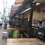 Jub Jub Khao man kai - この道をまっすぐ進んで右側