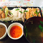 Jub Jub Khao man kai - ３種盛り（ガイセーブ、ノーマル、クリスピー）