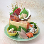 Assorted sashimi