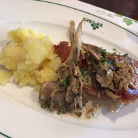 ガストーラ - 鶏モモ肉とキノコのフリカッセ