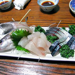 よし半 - アラの刺身 ＆ 〆鯖