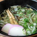 Michi No Eki Hachi Kita - ハチ北よもぎうどん ￥450