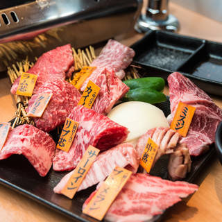 1枚80円〜注文可能、A5ランクの和牛が気軽に食べられる店