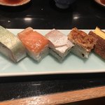 稲城 ヨロシク寿司 - 押し寿司 サバ ます 小鯛 焼き穴子