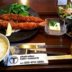 刻ワスレ食堂 - 大きめエビフライ¥1280＋税