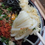 手打うどん くうかい - 冷玉にすれば、麺のコシは最後まで保たれます。