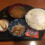 Maruichi - ご飯とみそ汁と副菜