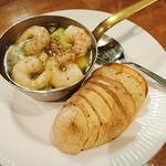ポンペット - 海老と長ねぎのアヒージョ