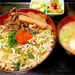 十八番 - しらす野沢菜丼。¥680。