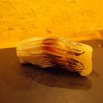 Suteroku - 鯵　飾り包丁が鮮やか！！見た目から楽しめる握り寿司