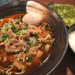 すする 担々麺 - 肉辛ラーメン+味玉+海苔+ライス