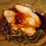 喜助 - 豚肉のセイロ蒸し。　あっさりポン酢と京風金粉七味唐辛子。金粉がゴージャス！！