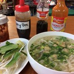 フォー ニュゥー   Phở Nghêu 