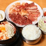 韓国料理 豚肉専門店 福ブタ屋 - 