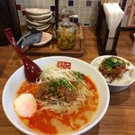 野方ホープ - 坦々麺　温玉のせ