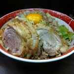 ラーメン二郎 横浜関内店 - 小ぶた（ぶた5枚）750円+汁無し80円。コールは野菜にんにくあぶら