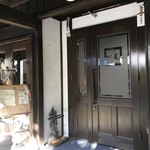 Akariya - お店入り口