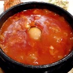 コッテジ - 牡蠣入り豆腐チゲ（激辛）（生卵を落として）